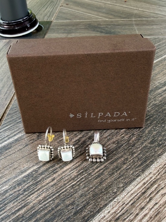 Silpada Jewelry - Silpada Silver Mother-of-Pearl Pendant and Earrings - White